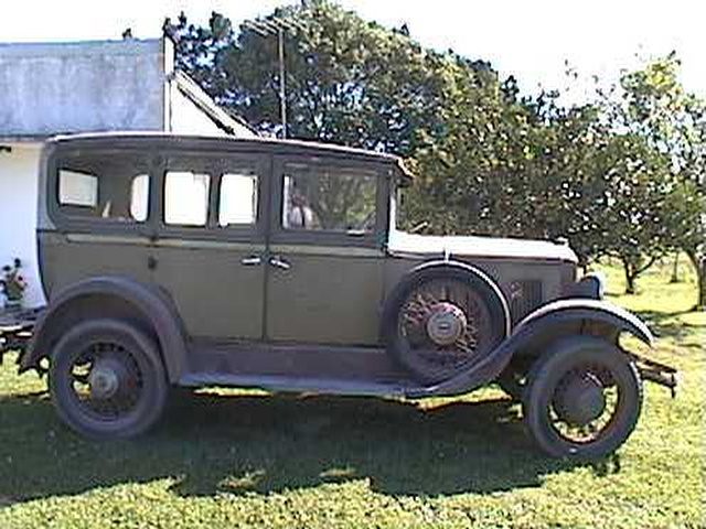 1929 Rugby D40 De Luxe Four-Door Sedan