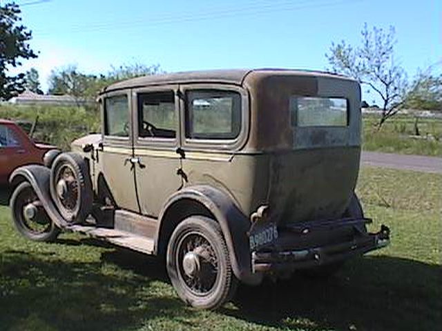 1929 Rugby D40 De Luxe Four-Door Sedan